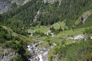 Hängebrücke und Lechweg in Holzgau Hängebrücke und Lechweg in Holzgau
