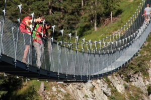 Österreichs längste Hängebrücke eröffnet! Österreichs längste Hängebrücke eröffnet!